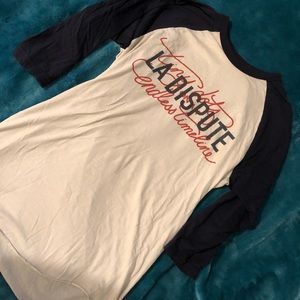 La dispute baseball tee